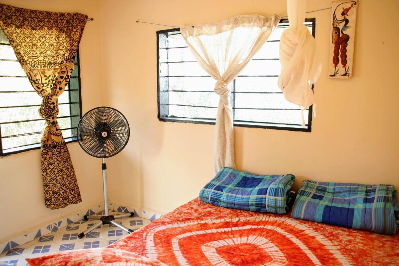 Tamba Kuruba Eco-Lodge Folonko Kültér fotó